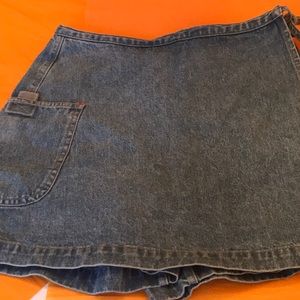 Jean skort